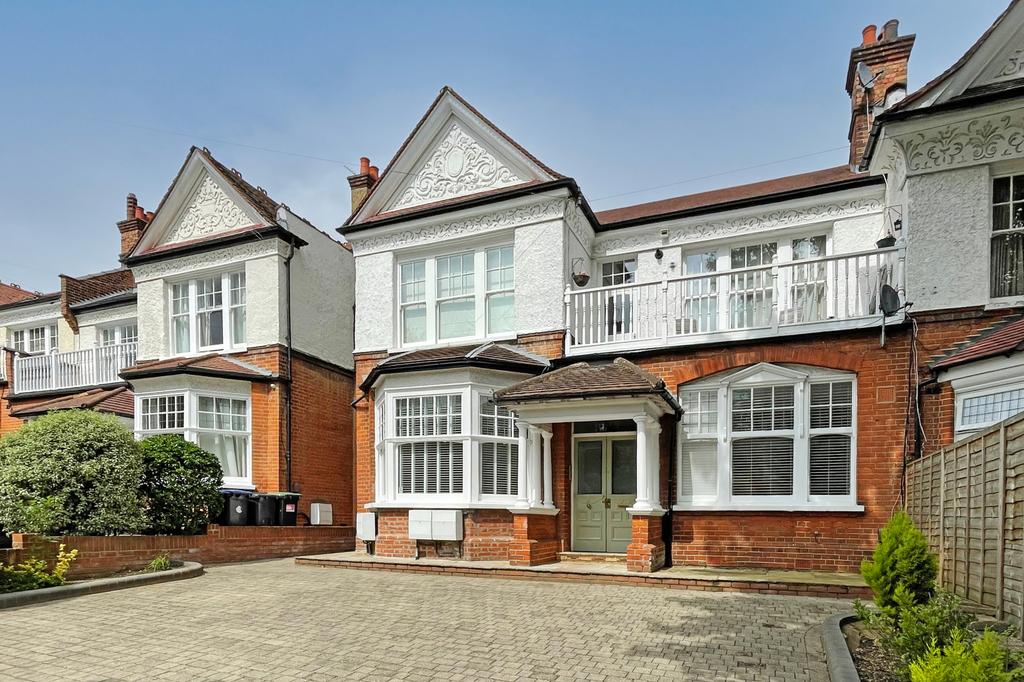 Compton Road, N21 1 bed flat £450,000