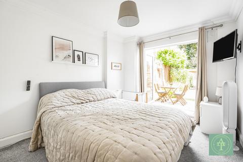 46a Compton Road, London, N21 3NS