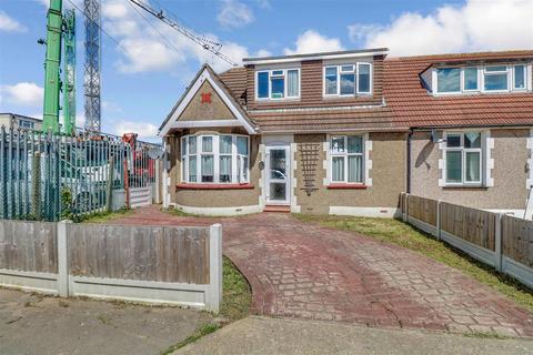 52 Beech Road, Benfleet, SS7 2AZ
