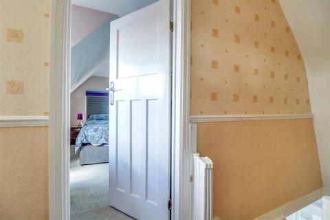 52 Beech Road, Benfleet, SS7 2AZ