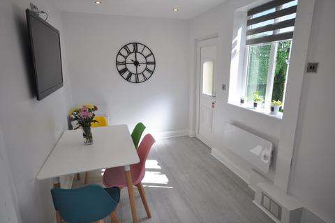 103 Highfield Crescent, Thorne, Doncaster, DN8 4DP