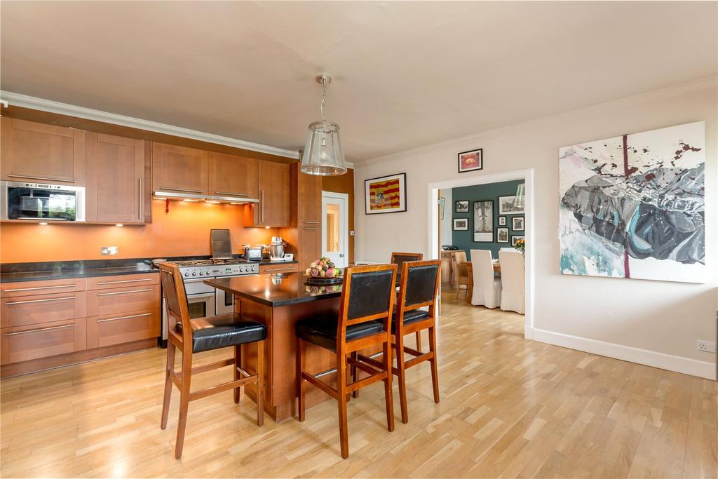Kitchen/Dining Area