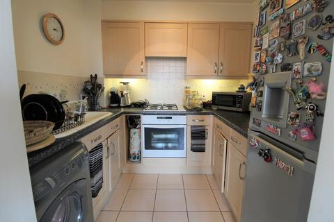 2 bedroom apartment to rent, Arklay Close, Uxbridge