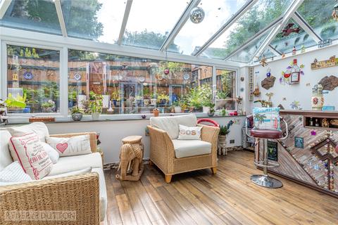 38 Cunliffe Drive, Shaw, Oldham, OL2 8LG