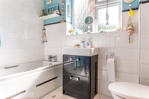 38 Cunliffe Drive, Shaw, Oldham, OL2 8LG