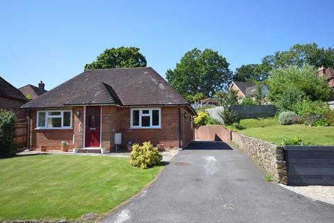 2 bedroom bungalow to rent, Glebe Road, Haslemere