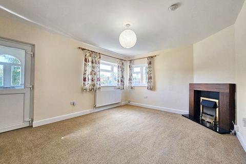 2 bedroom bungalow to rent, Glebe Road, Haslemere