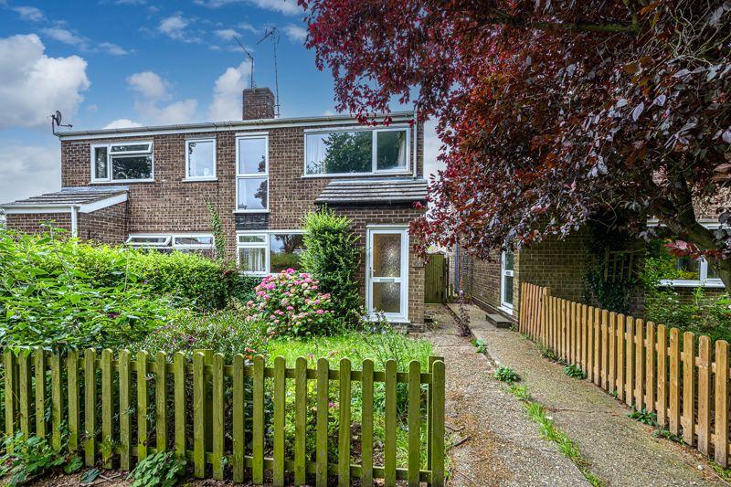 Lindisfarne Road, Bury St. Edmunds 3 bed semidetached house £235,000