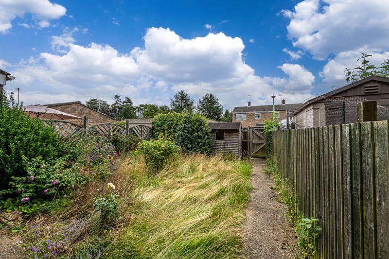 Lindisfarne Road, Bury St. Edmunds 3 bed semidetached house £235,000