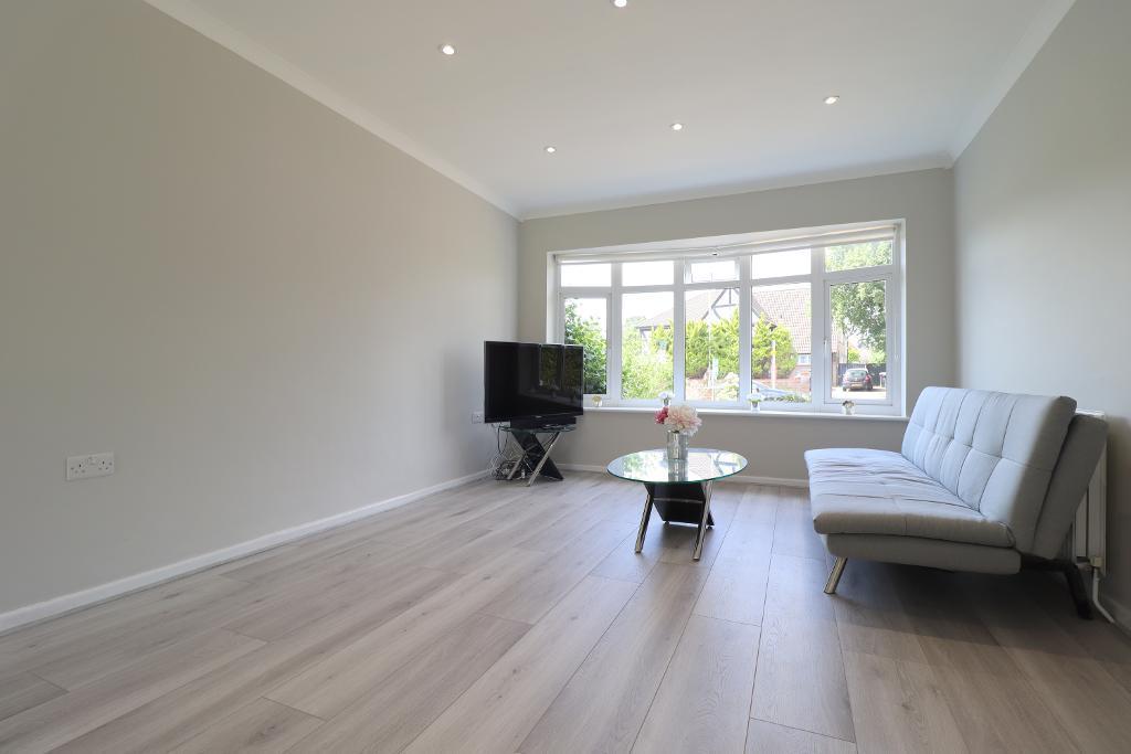 Ashcroft Road, Stopsley, Luton, Bedfordshire, LU2 9AY 3 bed detached house £400,000
