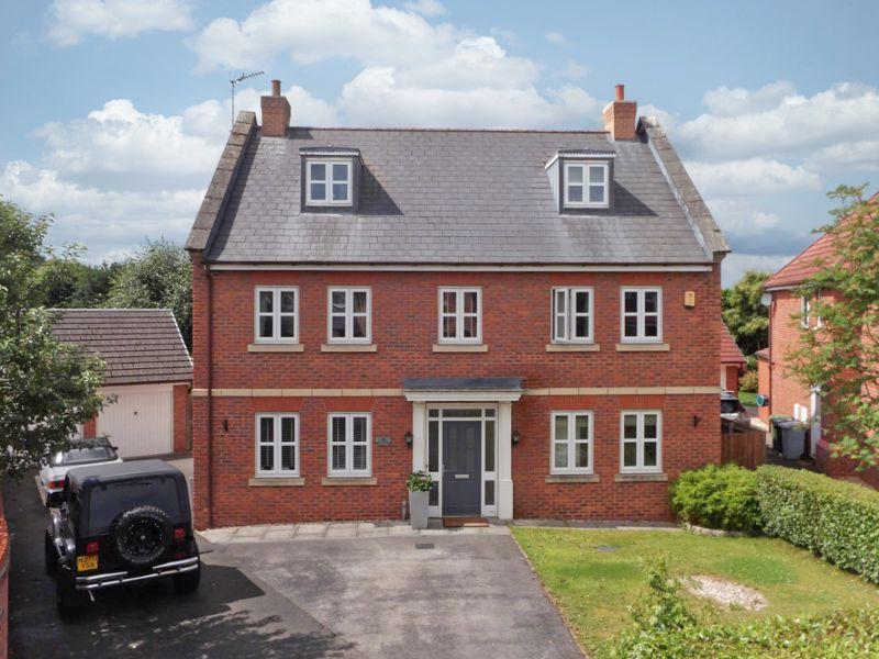 Pastures Drive, Wychwood Village... 5 bed detached house £490,000