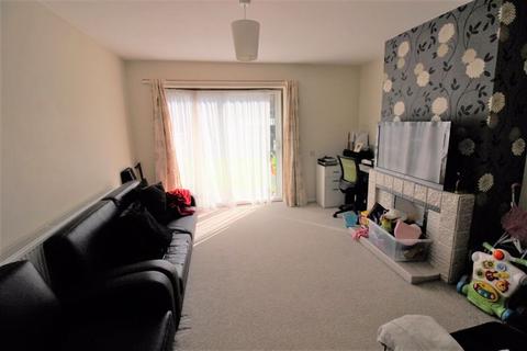 3 bedroom semi-detached house to rent, Scott Crescent, Harrow HA2