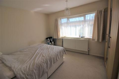 3 bedroom semi-detached house to rent, Scott Crescent, Harrow HA2