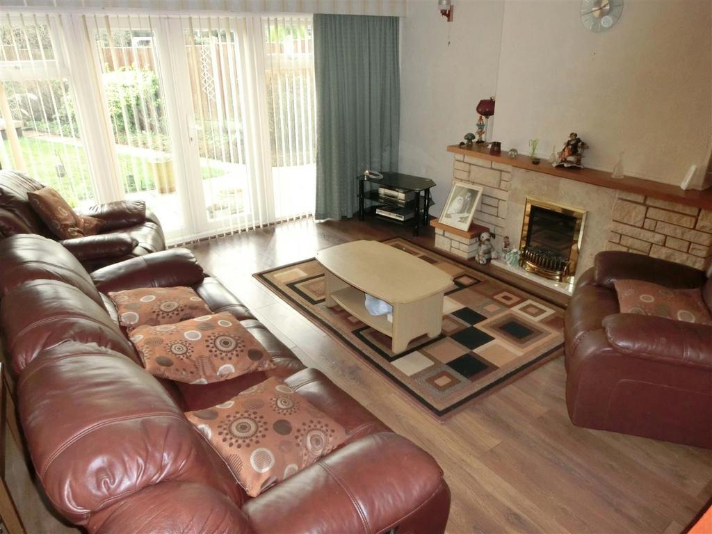 Oberon Drive, Shirley, Solihull 3 bed semidetached bungalow £369,950