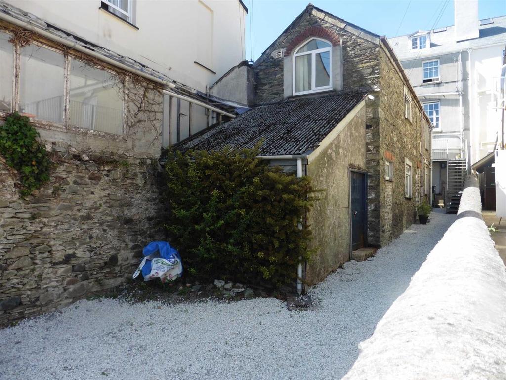 Rear Of 10 West Street, Tavistock 1 bed apartment £475 pcm (£110 pw)