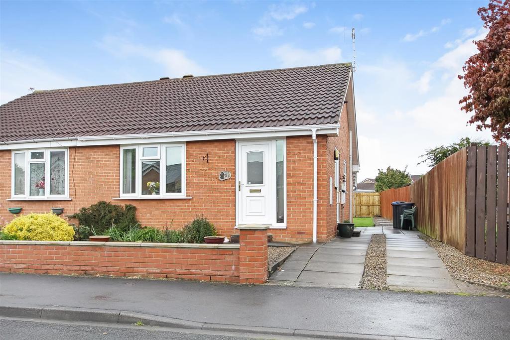 Newlands, Northallerton 2 bed semidetached bungalow £175,000