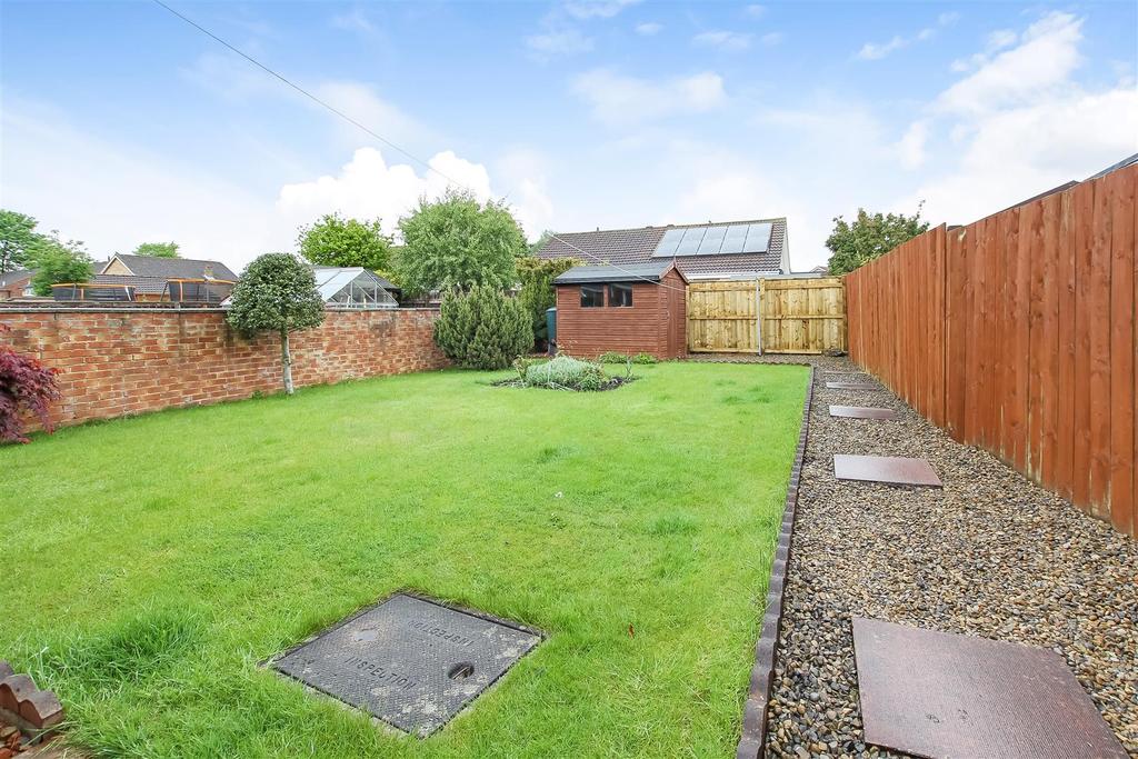 Newlands, Northallerton 2 bed semidetached bungalow £175,000