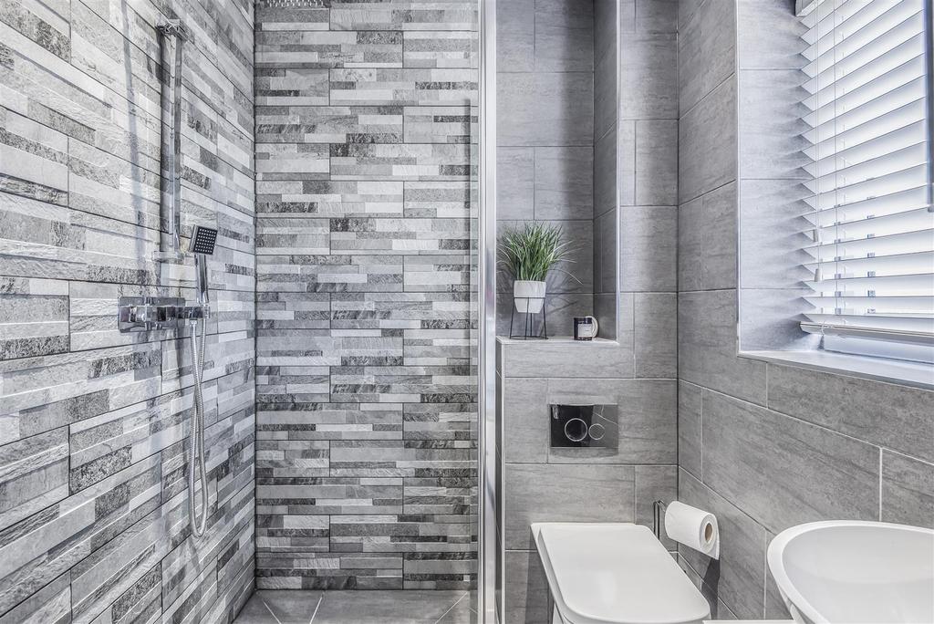 Bedroom one en suite