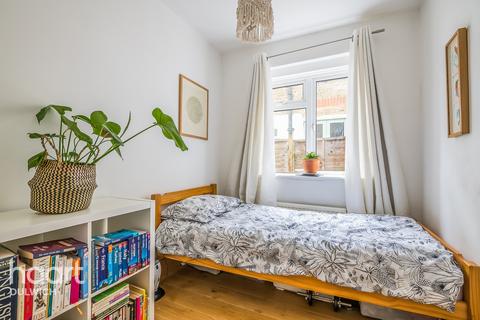 17 Crebor Street, East Dulwich, London, SE22 0HF