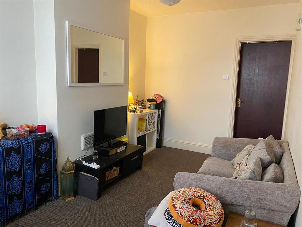 Clarendon Park Road, Leicester 1 bed flat £495 pcm (£114 pw)