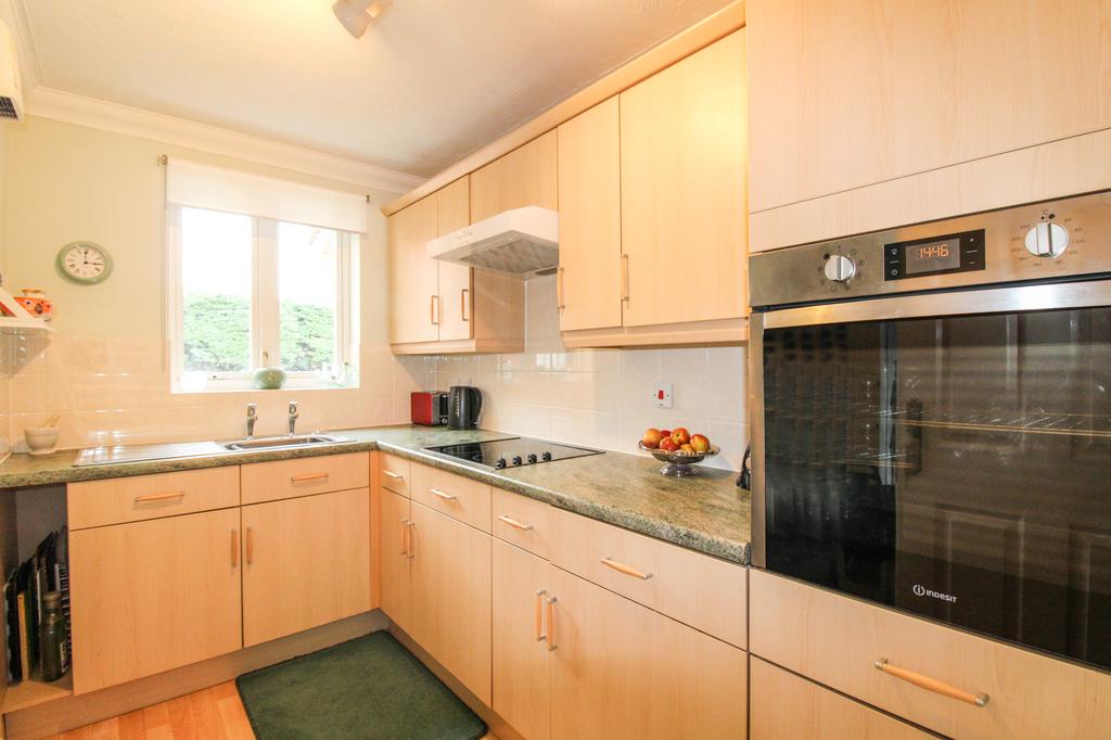 Fernhill Lodge, 100 Victoria Road, Farnborough, GU14 1 bed retirement property £148,500