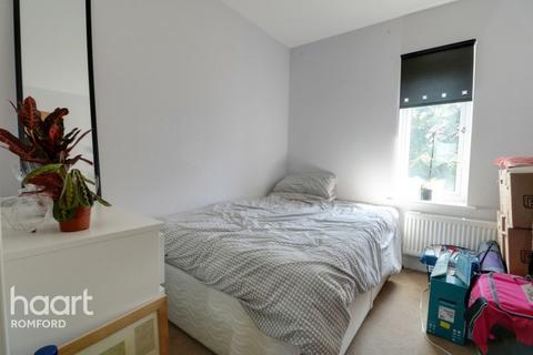 28, Vestry Court, 2 Bournebrook Grove, Romford, RM7 0GX