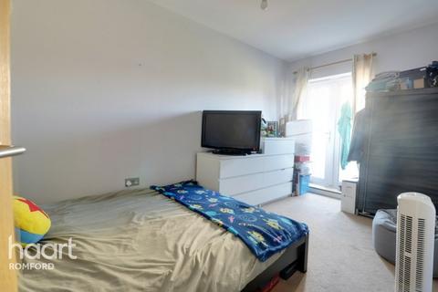 28, Vestry Court, 2 Bournebrook Grove, Romford, RM7 0GX