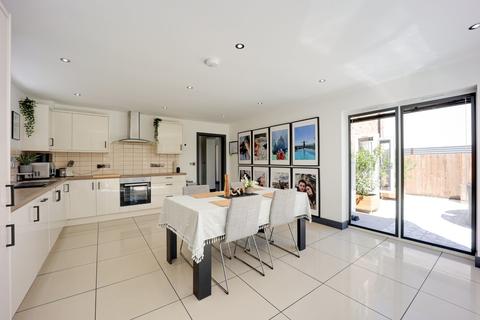 3 Signal Close, Marshland St James, Wisbech, PE14 8ET