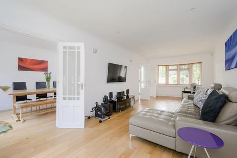 242a Brooklands Road, Weybridge, KT13 0RD