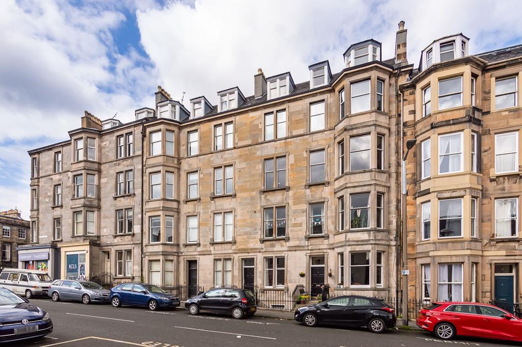 Melgund Terrace, Bellevue, Edinburgh, EH7 3 bed flat £375,000