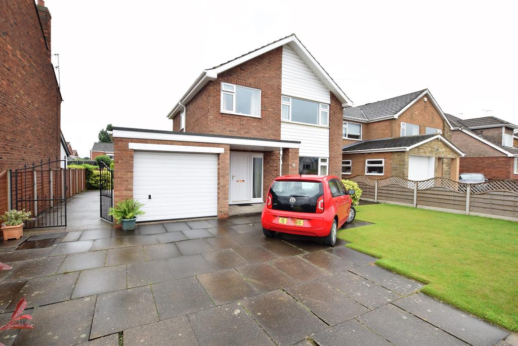 West Common Gardens, Scunthorpe, DN17... 3 bed detached house £300,000