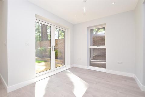 141 Warren Drive, Crawley, RH11 0DH