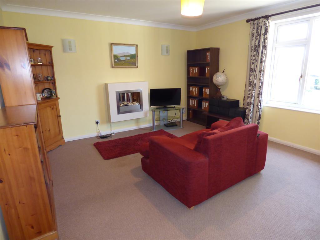 Greenacres, Wetheral, Carlisle, CA4 8LU 2 bed flat £105,000