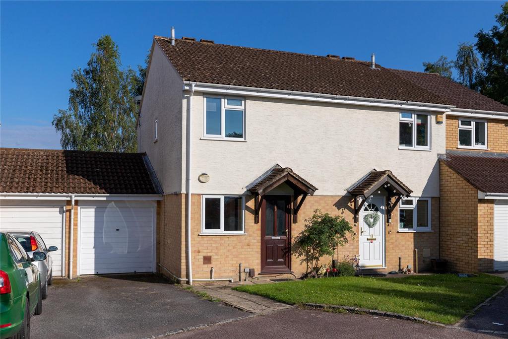 Sparrow Close, Wokingham, Berkshire, RG41 2 bed semidetached house £
