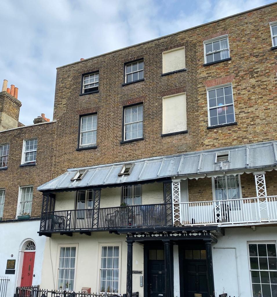 Hawley Square, Margate CT9 1 bed flat to rent £525 pcm (£121 pw)
