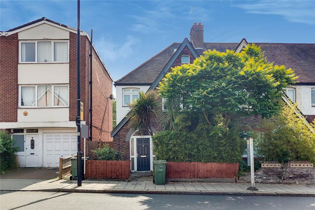 Valley Road, Streatham, London, SW16 4 bed end of terrace house £800,000