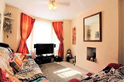 19 Fernbank Crescent, Folkestone, CT19 5SF