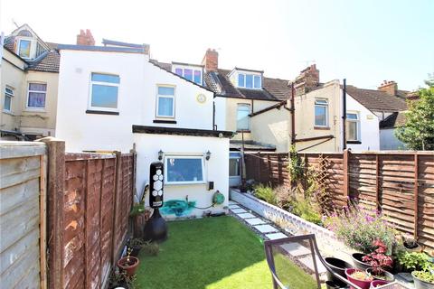 19 Fernbank Crescent, Folkestone, CT19 5SF