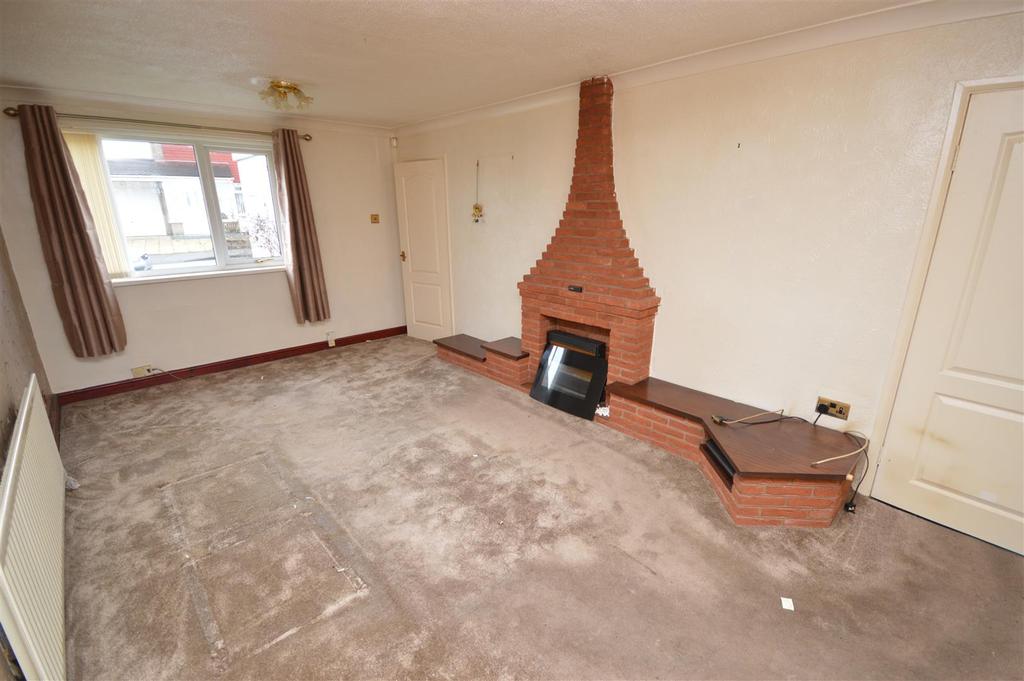Lambourne Grove, Chelmsley Wood... 3 bed terraced house £145,000