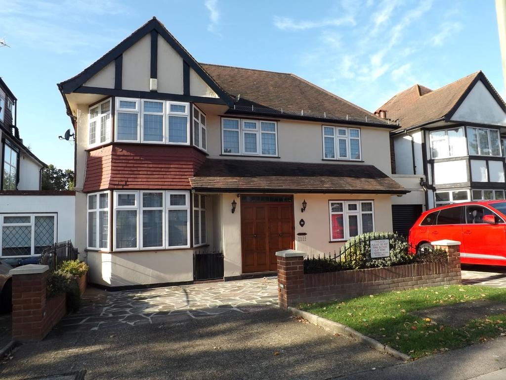 Broadfields Avenue, Edgware HA8 5 bed detached house £1,300,000