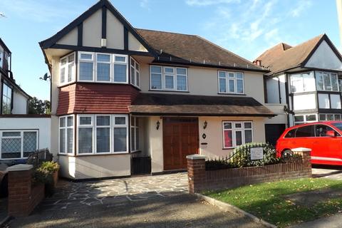 39 Broadfields Avenue, Edgware, HA8 8PF