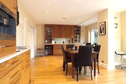 39 Broadfields Avenue, Edgware, HA8 8PF