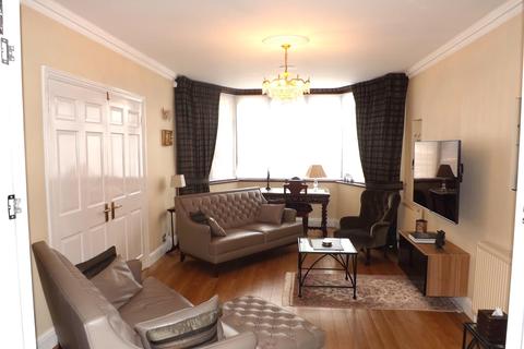 39 Broadfields Avenue, Edgware, HA8 8PF