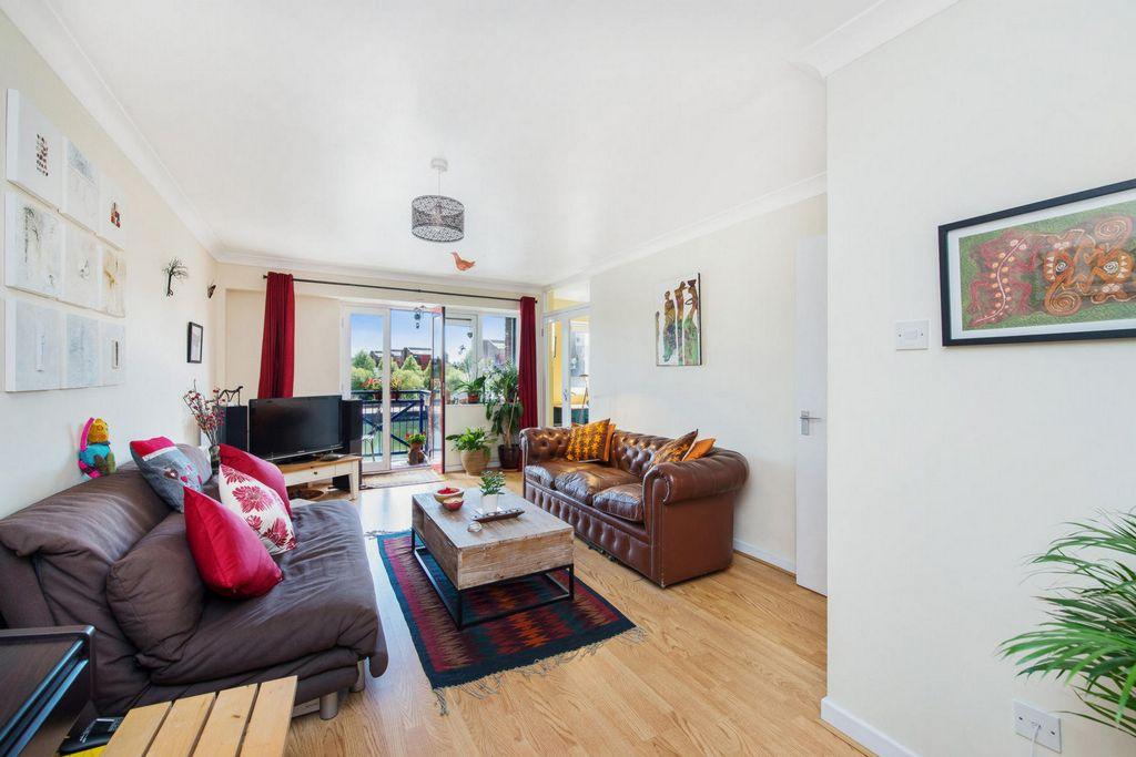Newlands Quay, Wapping, E1W 2 bed apartment £1,902 pcm (£439 pw)