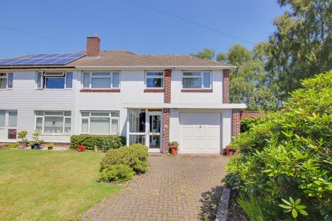 8 Penistone Close, Southampton, SO19 9HS