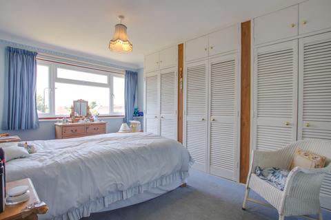 8 Penistone Close, Southampton, SO19 9HS