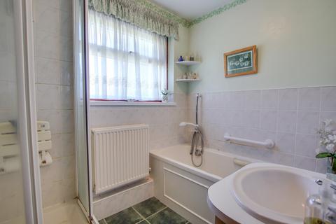 8 Penistone Close, Southampton, SO19 9HS