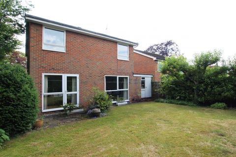 15 Downs Hill Road, Epsom, KT18 5HW