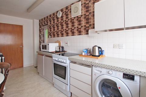 15 Downs Hill Road, Epsom, KT18 5HW