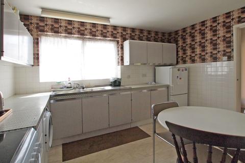 15 Downs Hill Road, Epsom, KT18 5HW